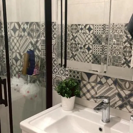 Daire Yeni Eşyalı Ferah Sessiz Daire *